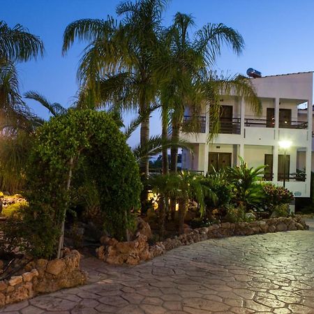 Pefki  Coliseum Studios & Apartments מראה חיצוני תמונה