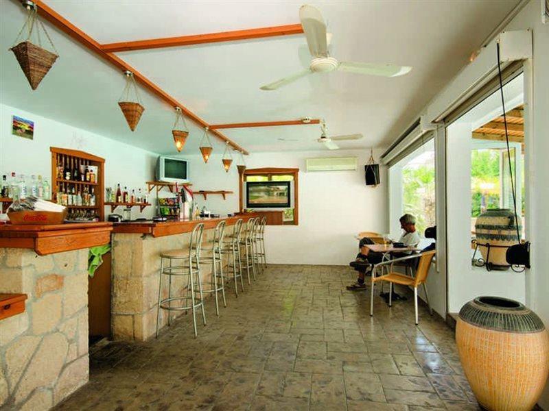 Pefki  Coliseum Studios & Apartments מראה חיצוני תמונה