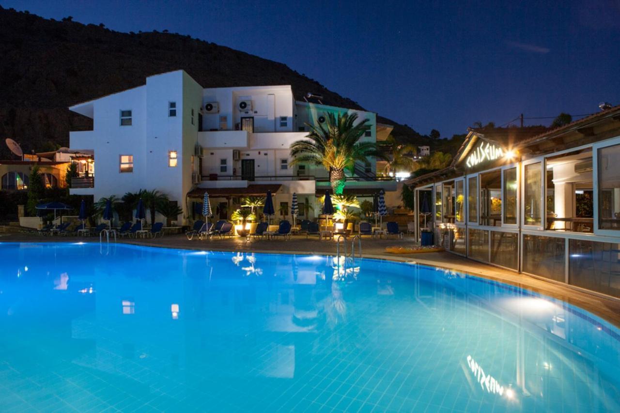 Pefki  Coliseum Studios & Apartments מראה חיצוני תמונה